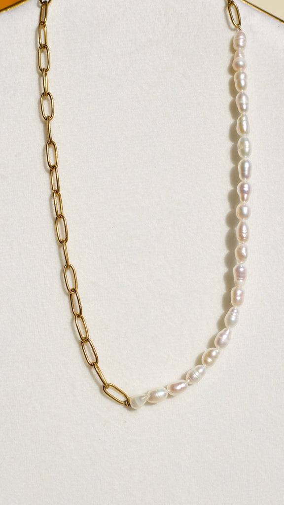 melomelo Adina - Half Pearl Half Paperclip Necklace