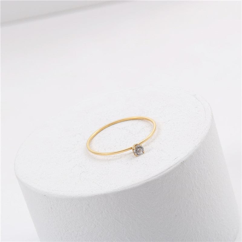 melomelo Ana - Dainty Solitaire Gold Band