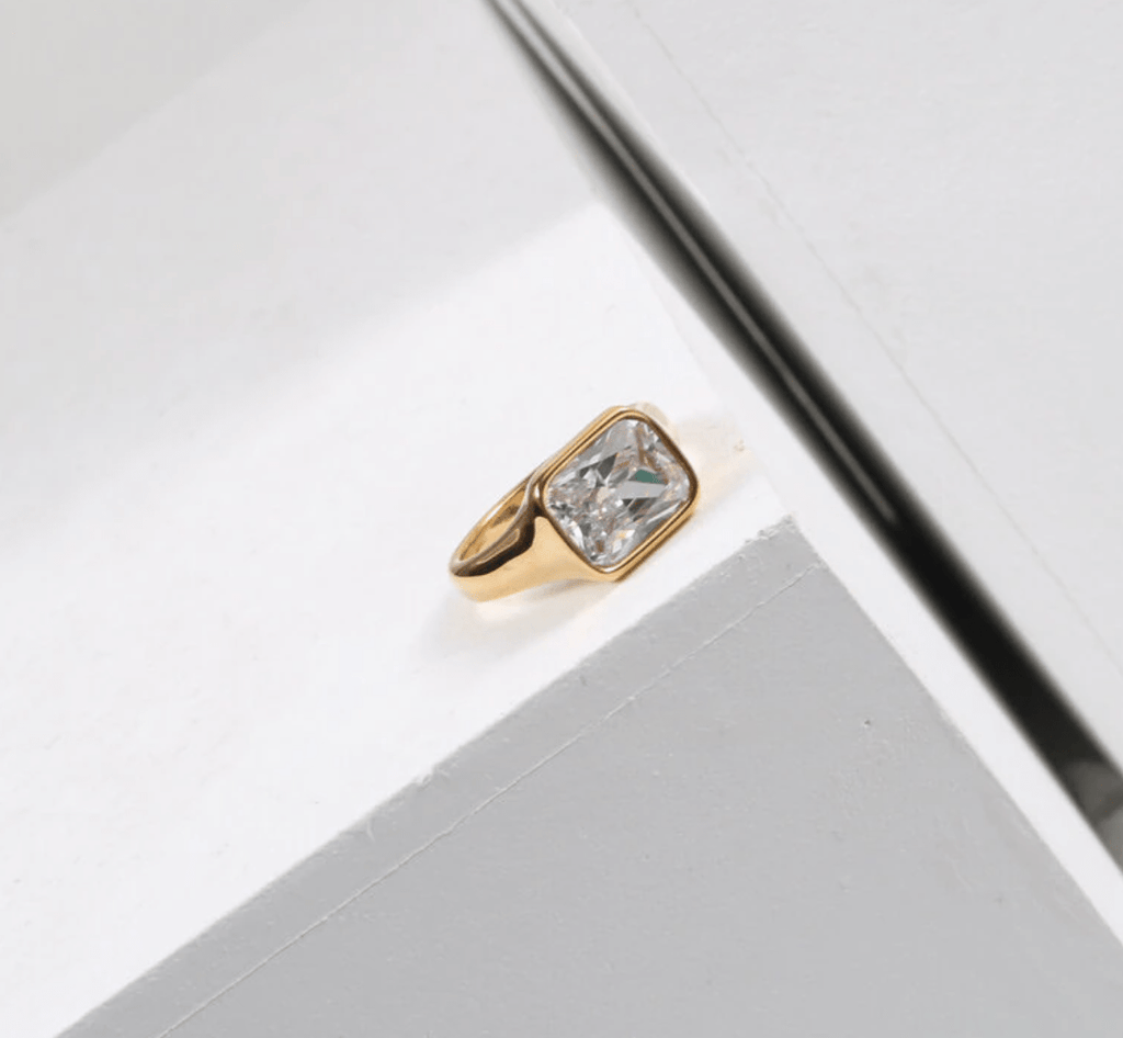 melomelo Andrei - Square Diamond Cut Crystal Signet Ring