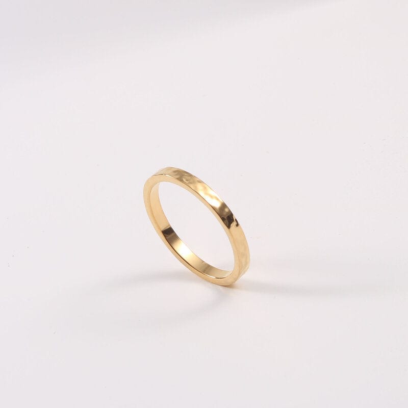 melomelo Arlo - Dainty Hammered Gold Band Ring