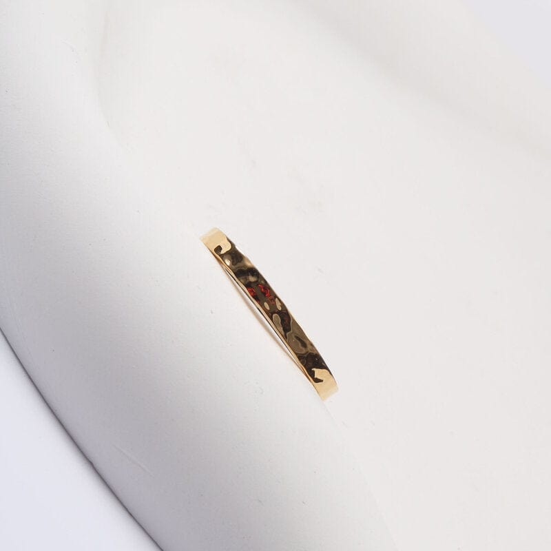 melomelo Arlo - Dainty Hammered Gold Band Ring