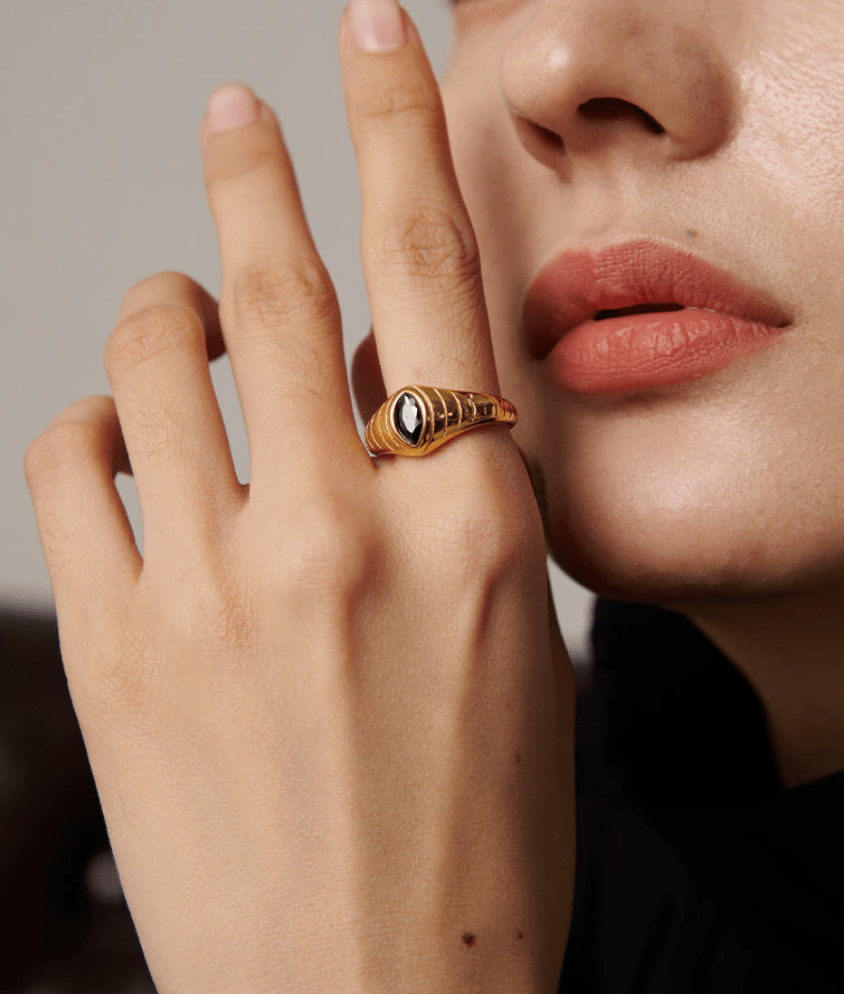 melomelo Birdy - Black Crystal Ring