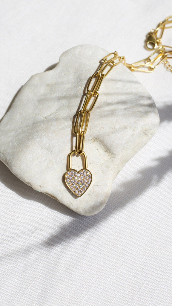 melomelo Blaise - Paperclip Crystal Heart Pendant Necklace