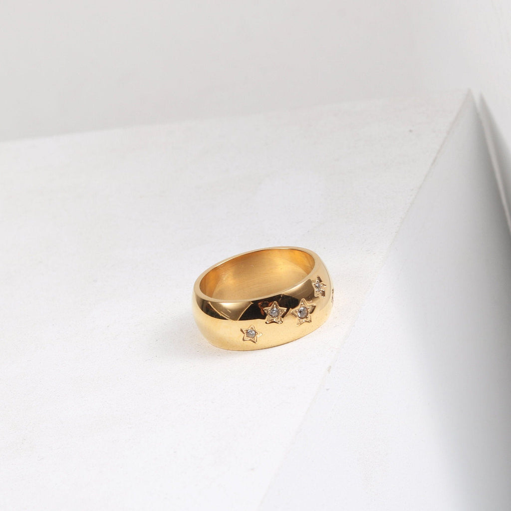 melomelo Boa -  Bold Night Star Gold Band Ring