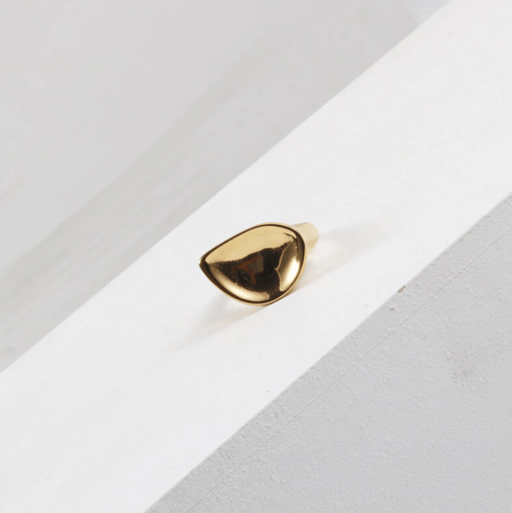 melomelo Brenna - Hammered Geometric Gold Ring