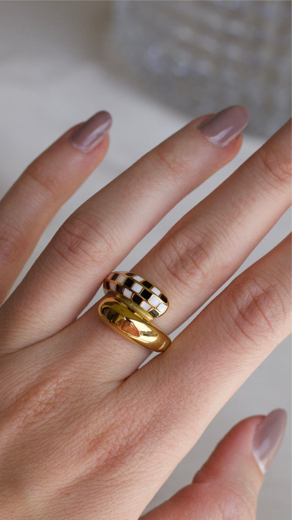 melomelo Effie - Checkboard Asymmetrical Droplet Gold Ring