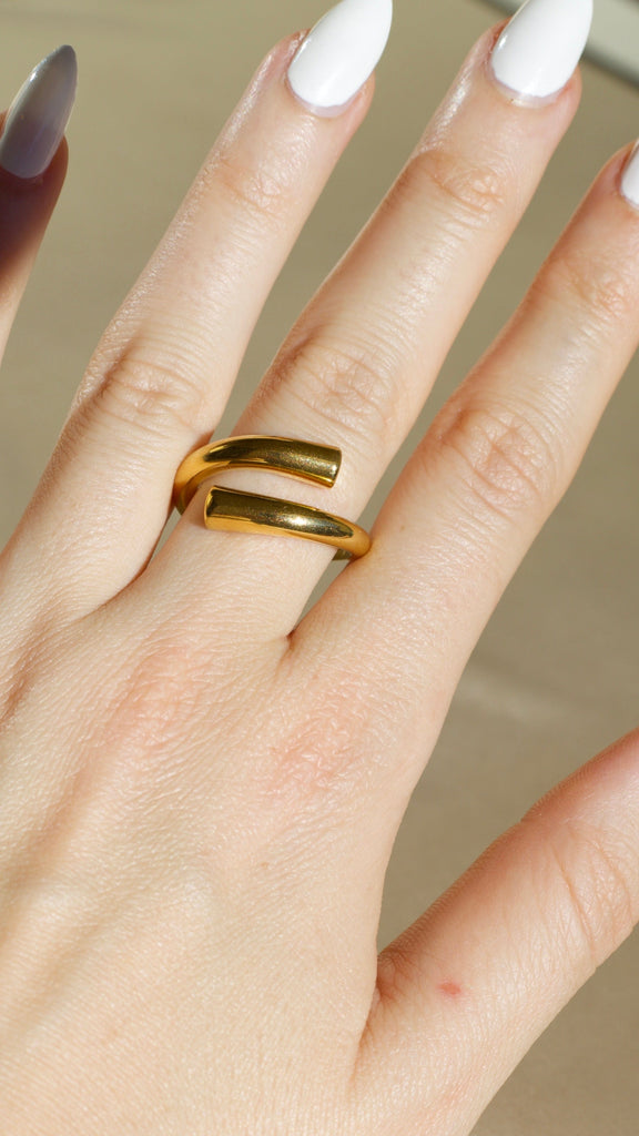 melomelo Fable - Edgy Nail Statement Ring