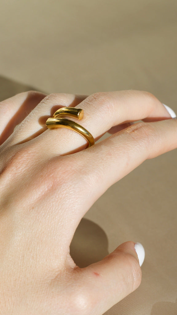 melomelo Fable - Edgy Nail Statement Ring