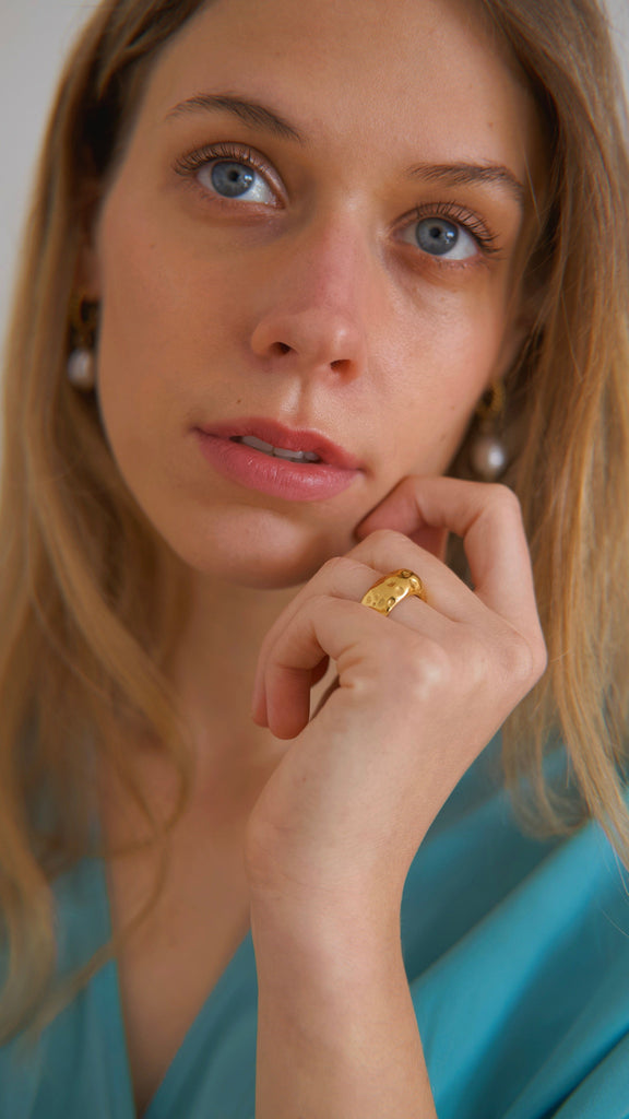 melomelo Gold Foil Band & Pearl Ring