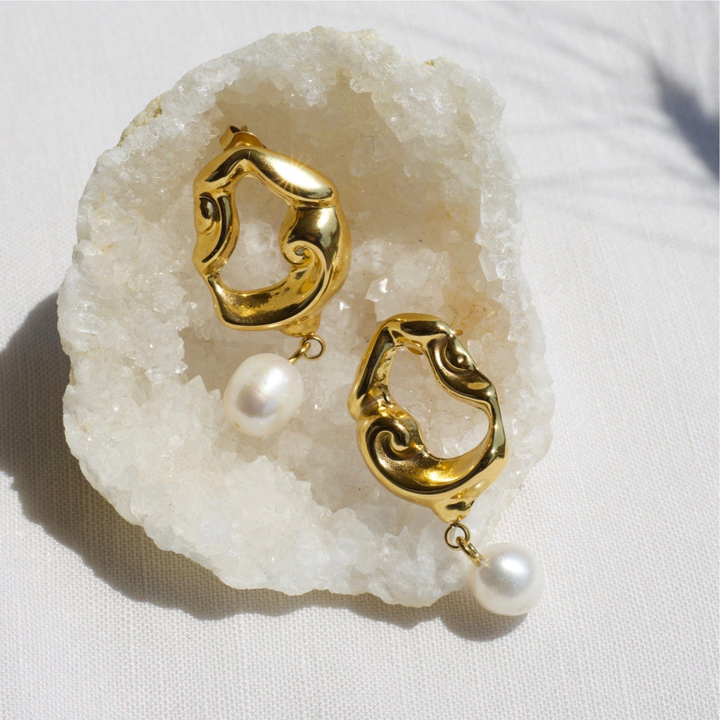 melomelo Jove - Gold Hoops with Pearls