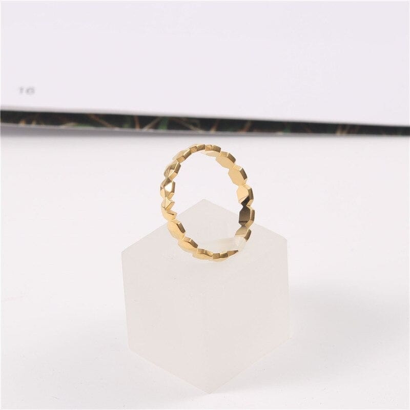 melomelo Gook - Hammered Cut Our Gold Band Ring