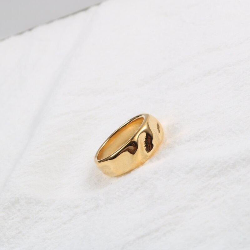 melomelo Hammered Gold Band