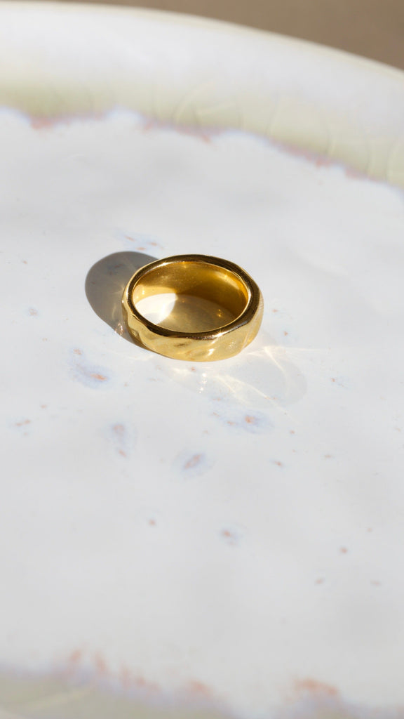 melomelo Hammered Gold Band