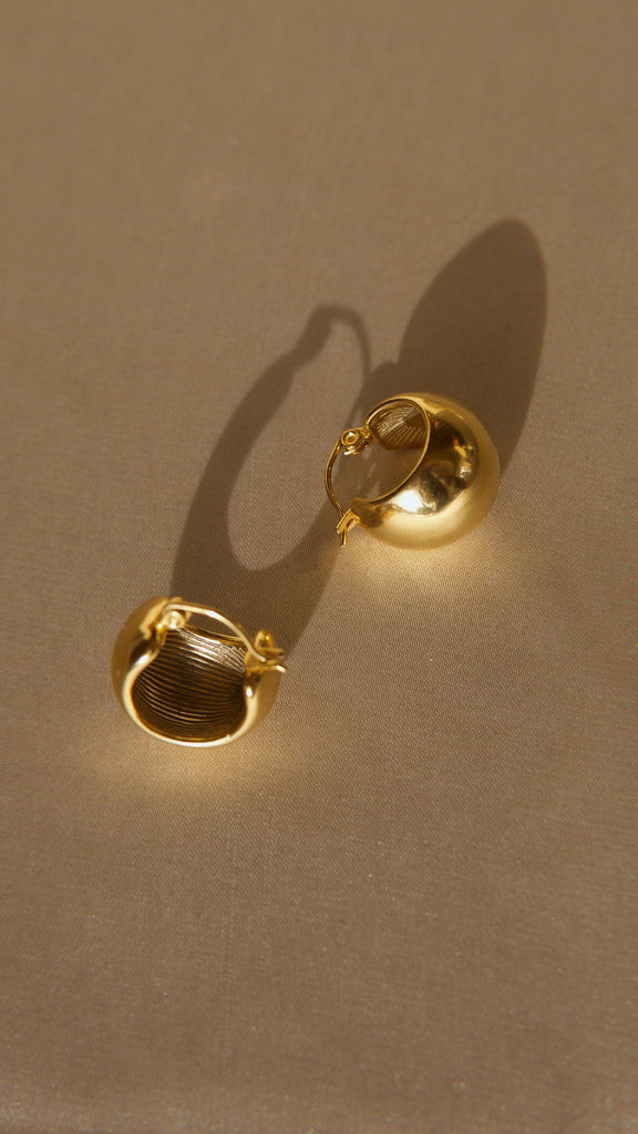 melomelo Hazel - Ball Hoop Earrings