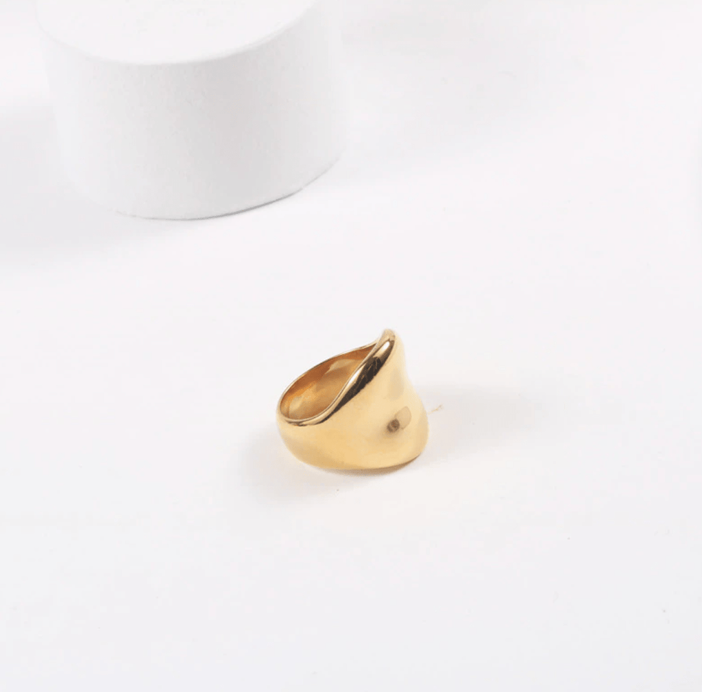 melomelo Jeremiah - Hammered Concave Gold Ring