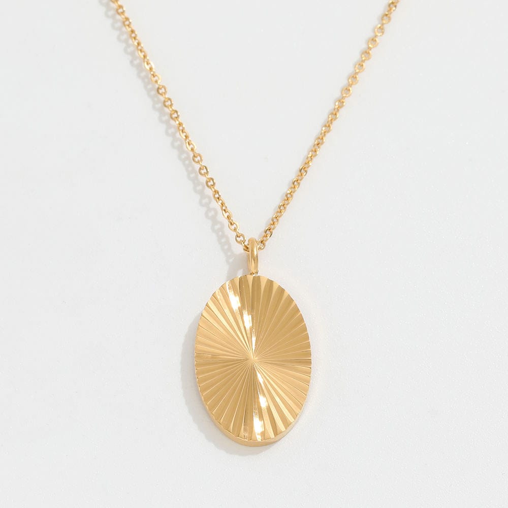 melomelo Jerod - Oval Sunburst Charm Necklace