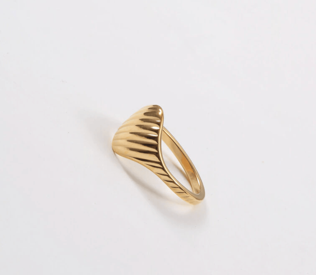 melomelo Kasserine - Wide Scallop Gold Ring