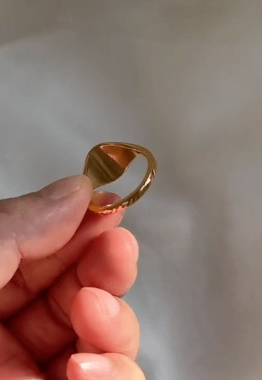 melomelo Kasserine - Wide Scallop Gold Ring