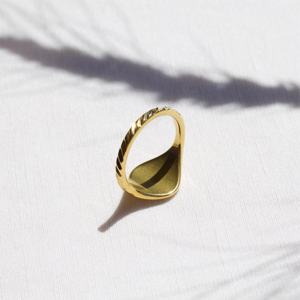 melomelo Kasserine - Wide Scallop Gold Ring