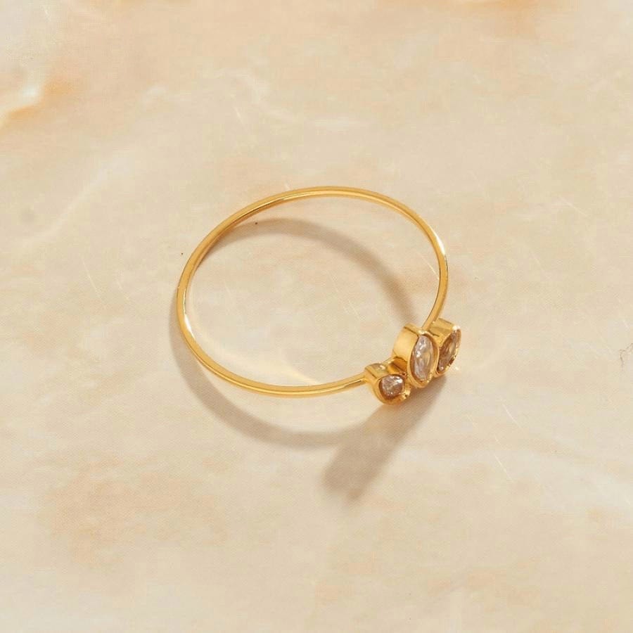 melomelo Lola - Dainty Crystal Gold Band