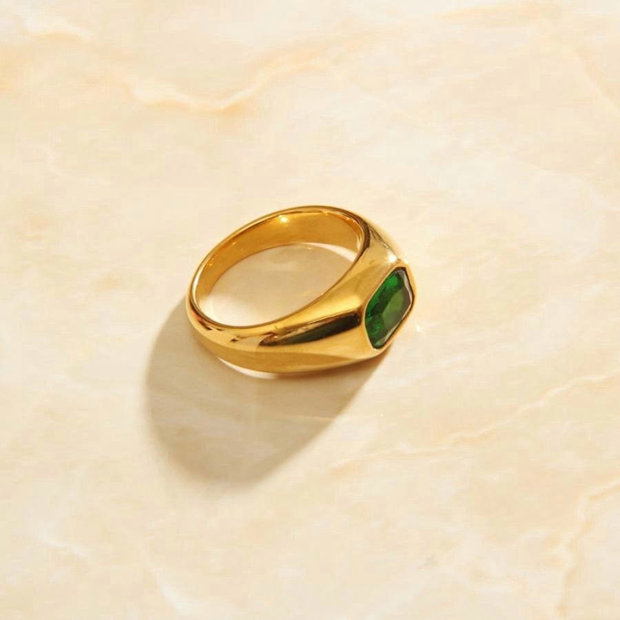 melomelo Lola - Green Stone Statement Gold Band