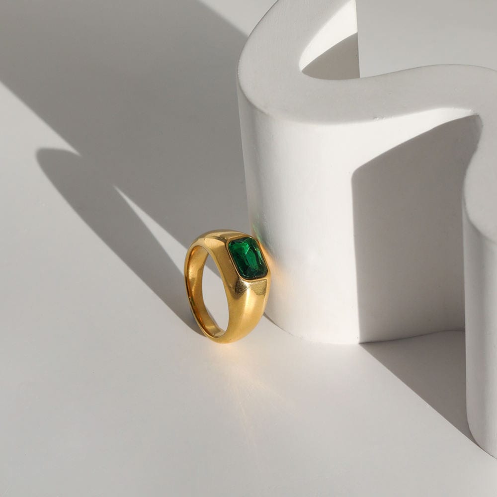 melomelo Lola - Green Stone Statement Gold Band