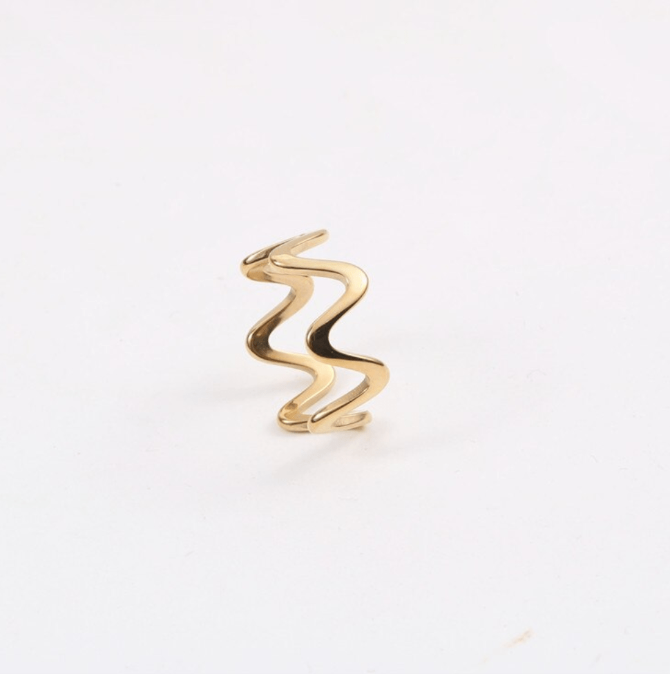 melomelo Lucca - Dainty Wave Stacking Ring in Gold