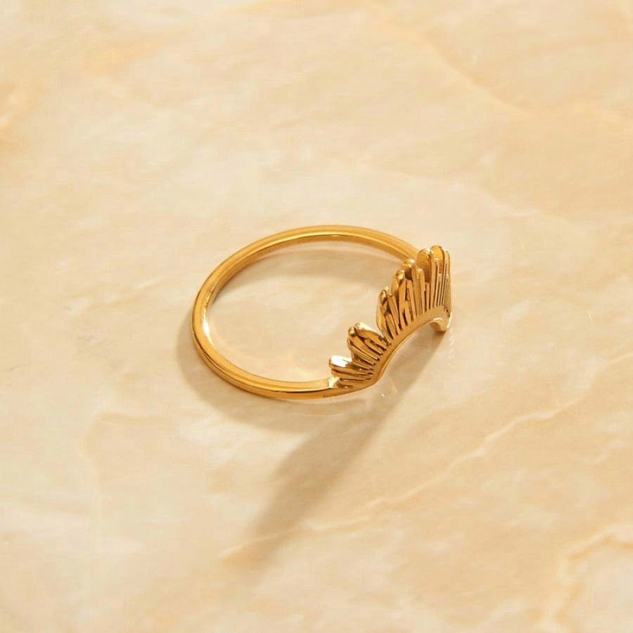 melomelo Lucy - Geometric Sun Ray Ring