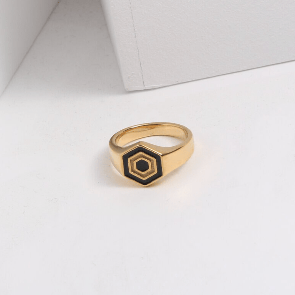 melomelo Mael - Geometric Hexagon Black Gold Signet Ring