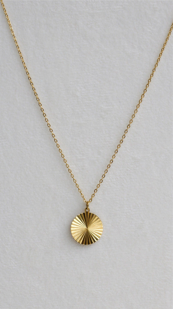 melomelo Malo - Sunburst Round Charm Necklace