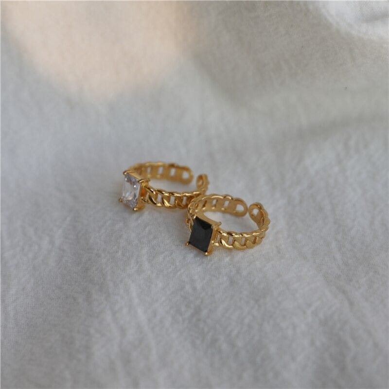 melomelo Mateo - Open Square Knotted Crystal Rings