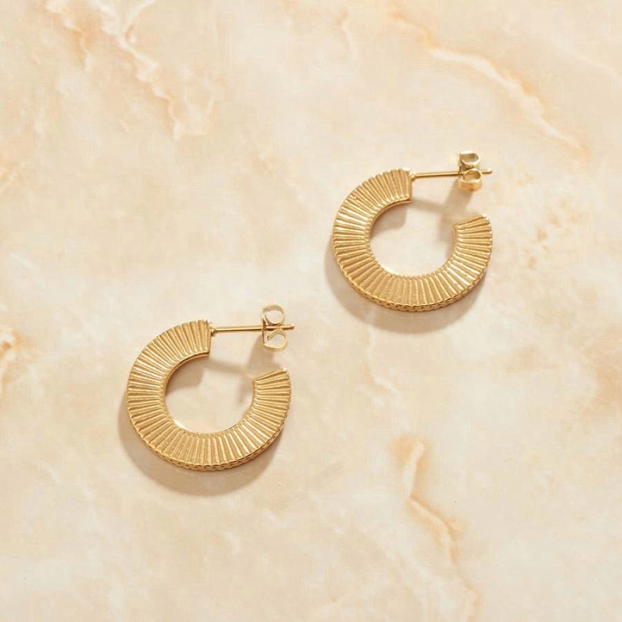 melomelo Melissa -  Textured Scallop Flat Earrings