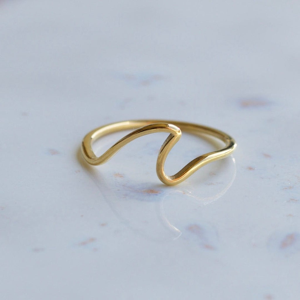 melomelo Mykonos - Dainty Ocean Waved Line Stacking Ring