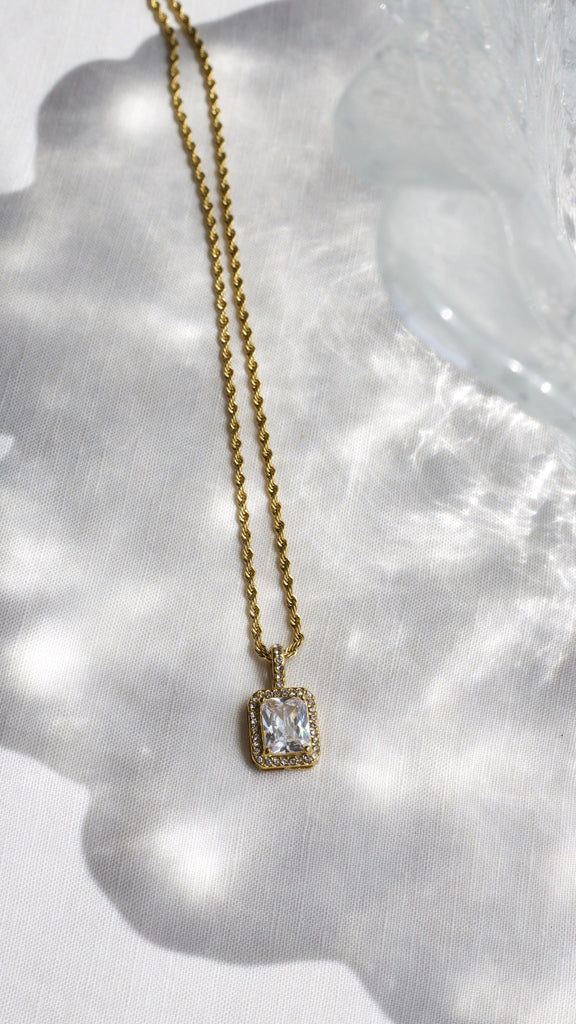 melomelo Nieve - Crystal Pendant Necklace