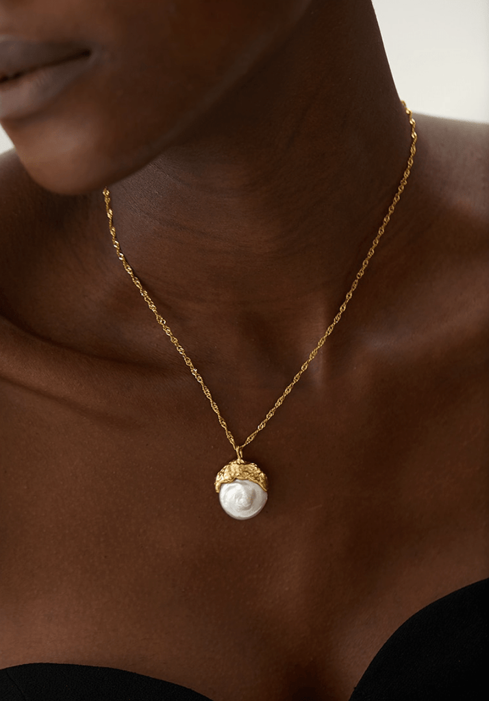 melomelo Piotr - Crescent Moon Necklace Gold