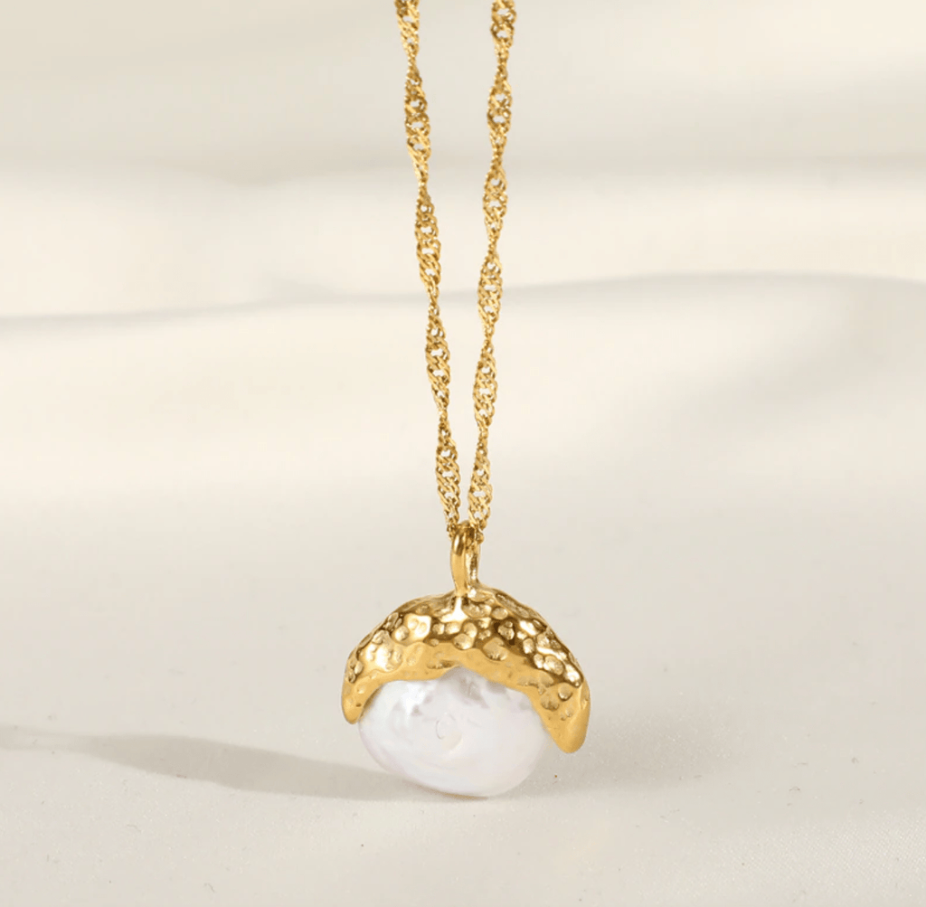 melomelo Piotr - Crescent Moon Necklace Gold