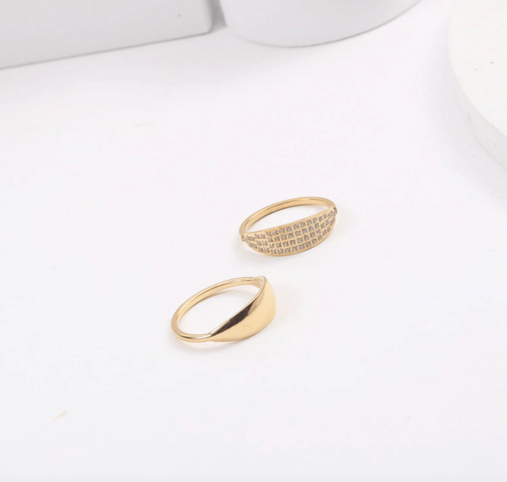 melomelo Plain and Crystal Paved Leave Ring Bands