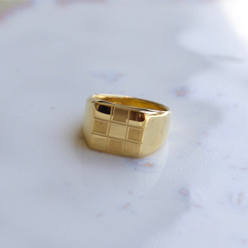 melomelo Sacra - Geometric Gold Check-board Block Ring