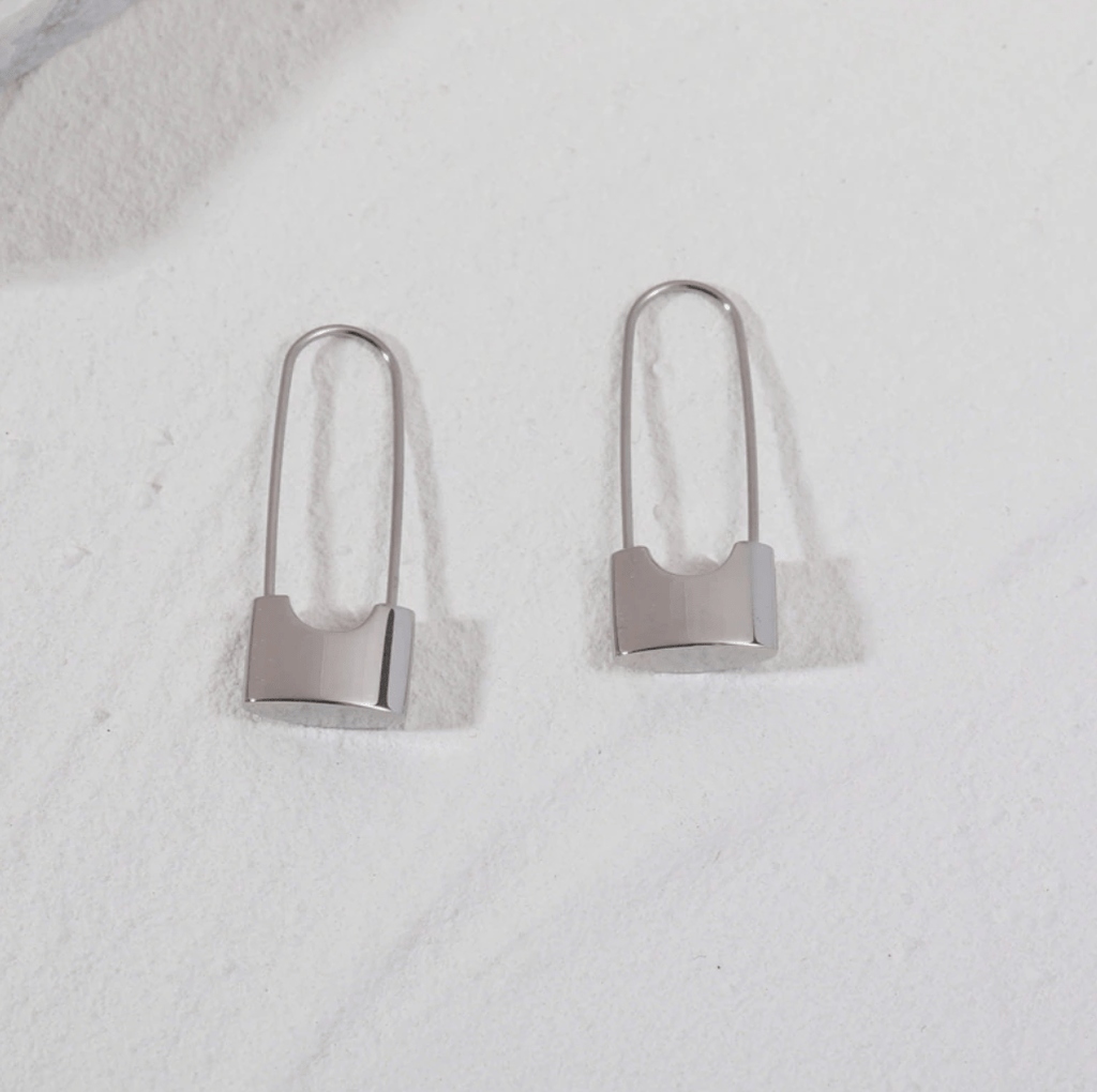 melomelo Silver Lea -  Safety Pin Lock Earrings