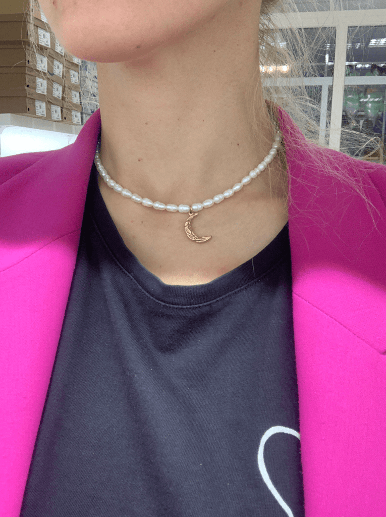 melomelo Taletha - Crescent Gold Moon Natural Pearl Charm Necklace