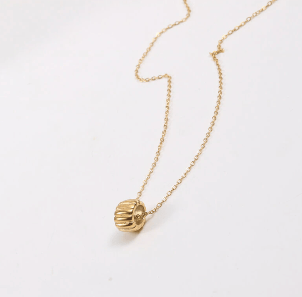 melomelo Yanis - Minimalist Croissant Gold Pendant Necklace