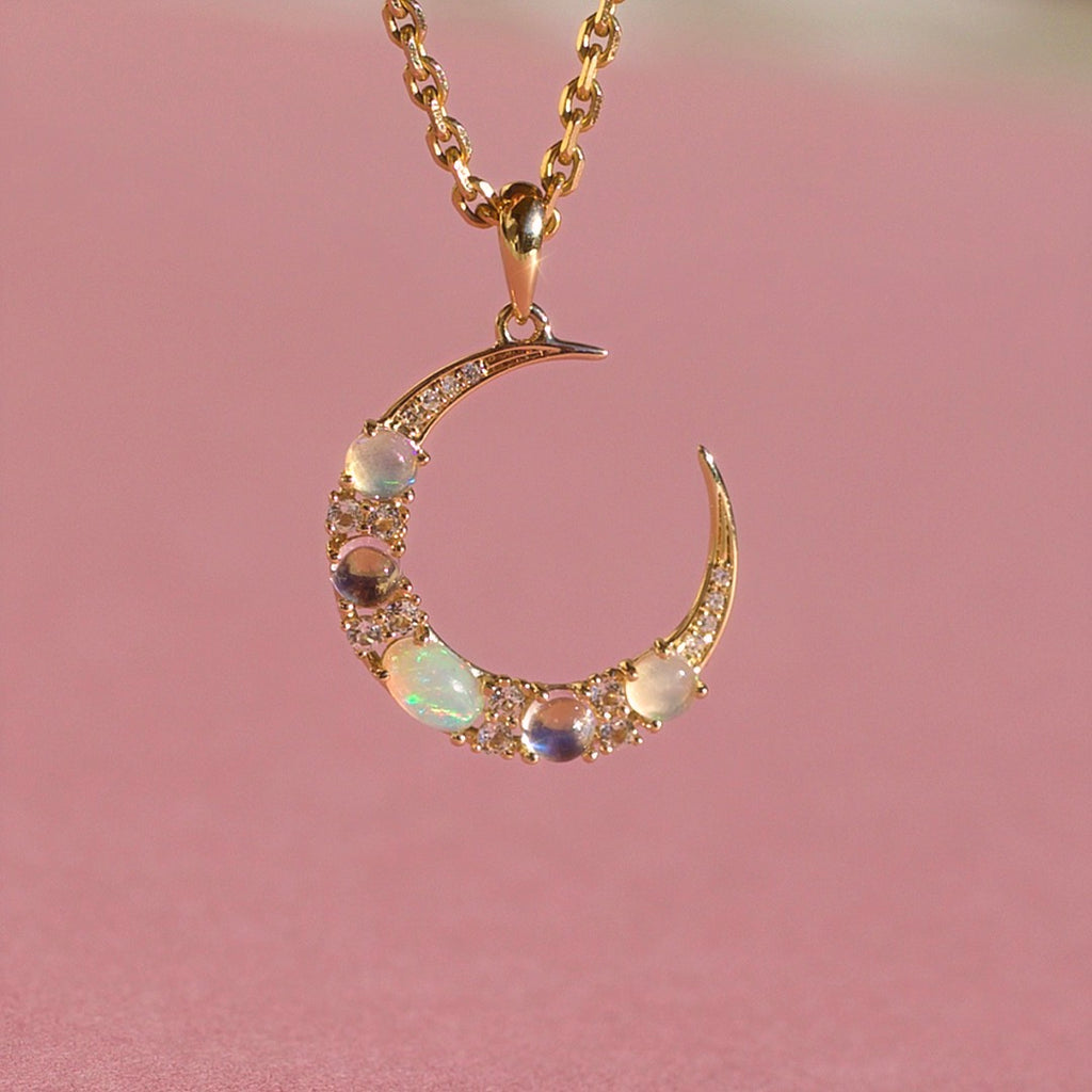 melomelo Aherz - Crescent Moon Pendant