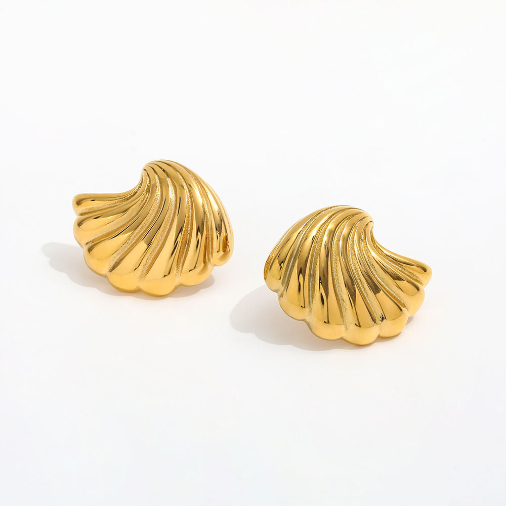 Daniella - Beach Scallop Earrings Gold