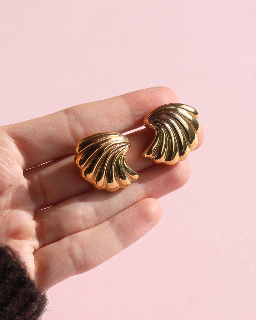 melomelo Daniella - Beach Scallop Earrings Gold