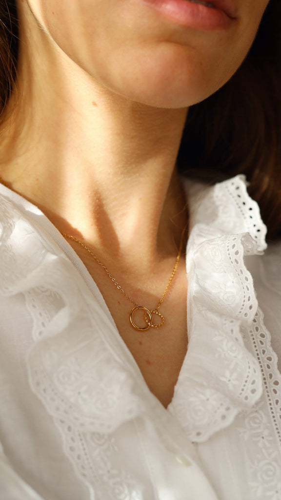 melomelo Together - Interlocking Double Circle Necklace 