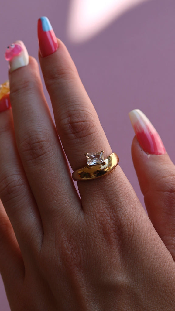 melomelo Ariana - Baguette Crystal Gold Ring