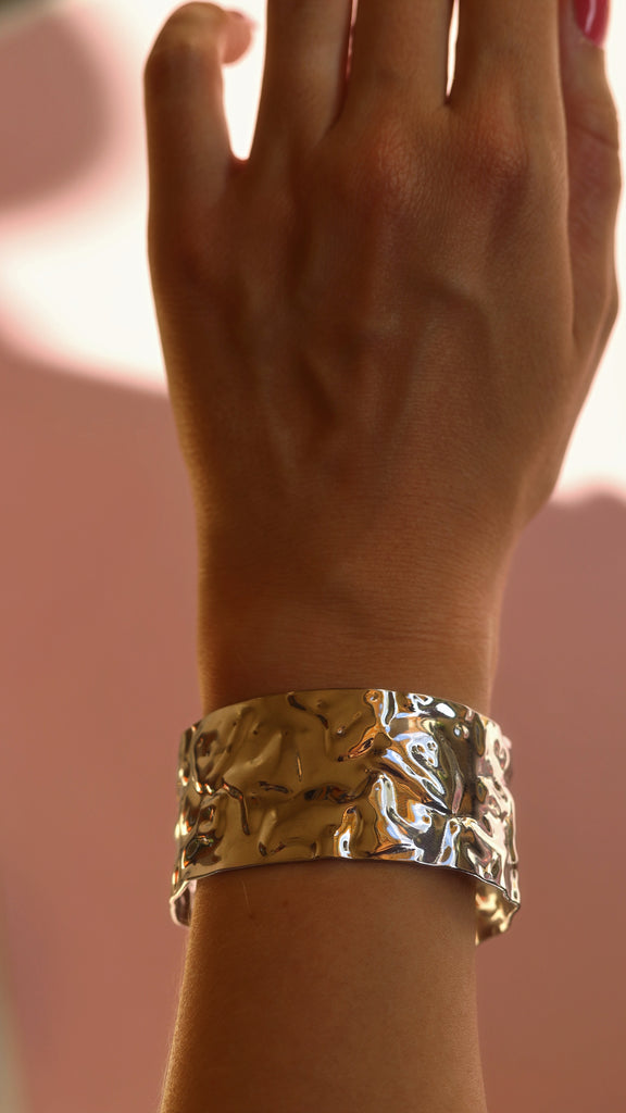 melomelo August - Hammered Wide Cuff Bracelet