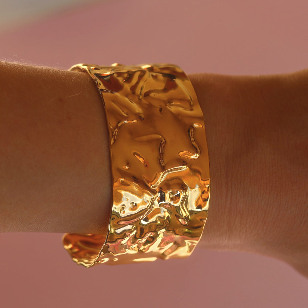 melomelo August - Hammered Wide Cuff Bracelet