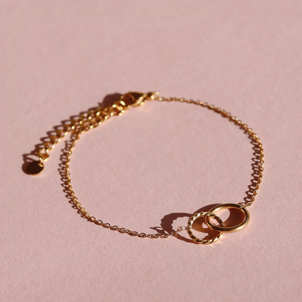 melomelo Together - Interlocking Double Circle Bracelet